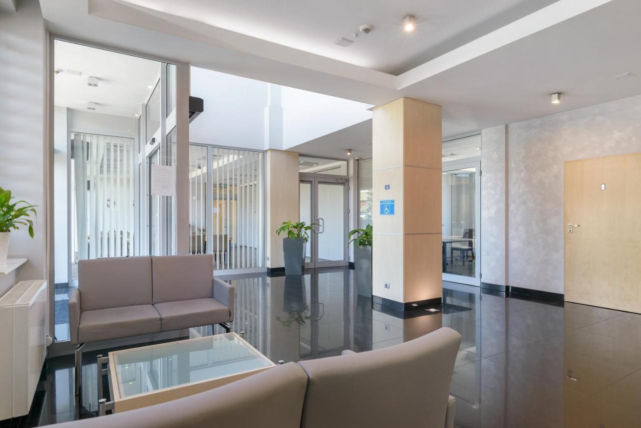 Hotel Safir Poznań Extérieur photo