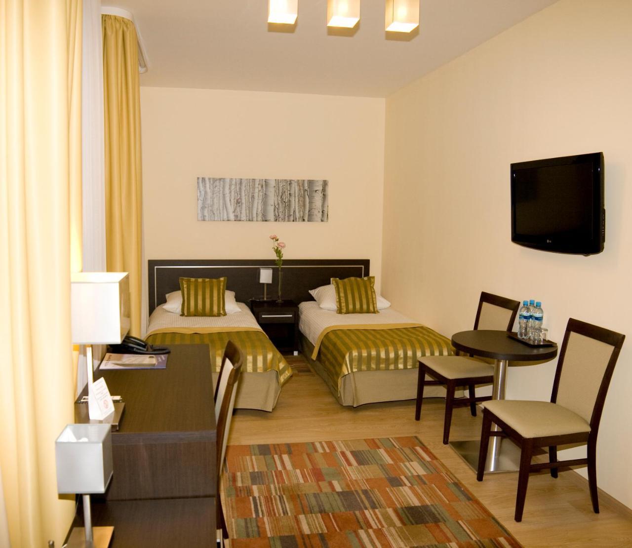 Hotel Safir Poznań Extérieur photo