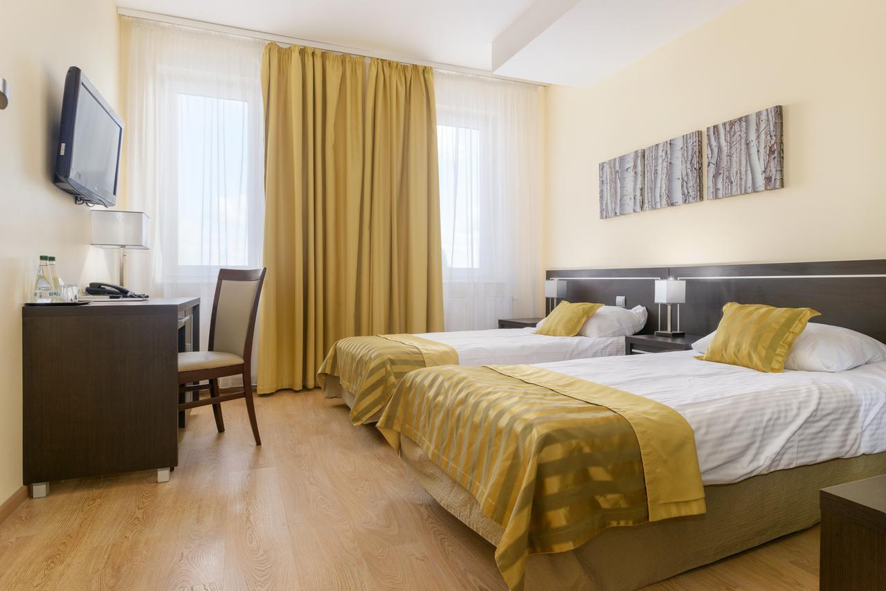 Hotel Safir Poznań Extérieur photo